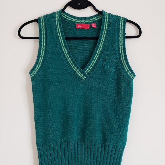 Green Sweater Vest - Picture 1 of 4